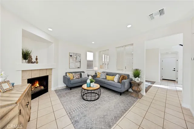 $775,000 | 27732 Elkwood Lane, Castaic, CA 91384