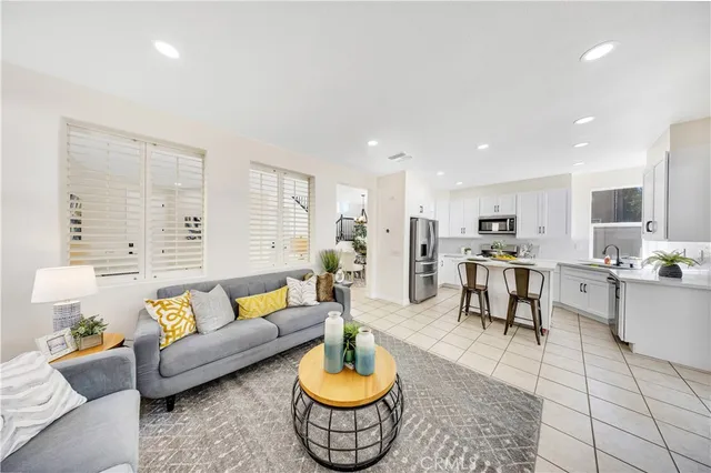 $775,000 | 27732 Elkwood Lane, Castaic, CA 91384