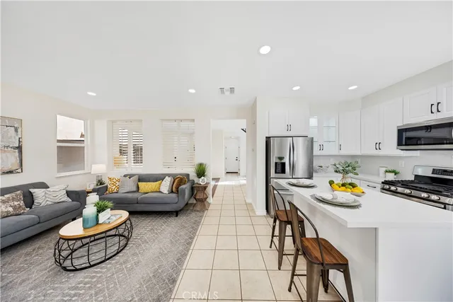 $775,000 | 27732 Elkwood Lane, Castaic, CA 91384