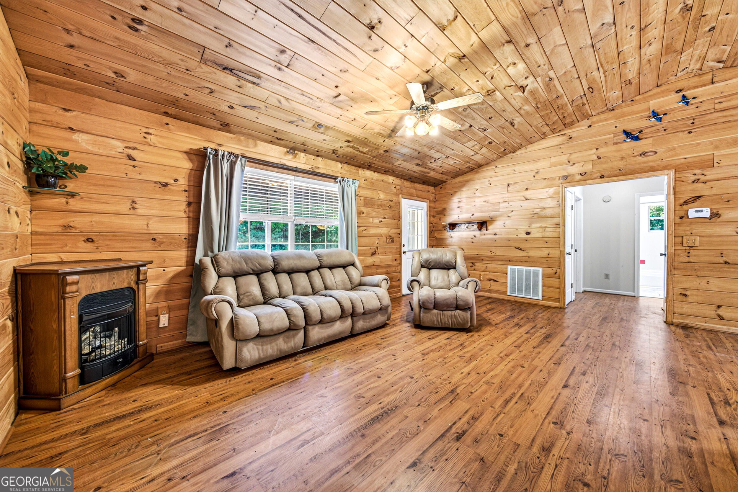 90 Amber Lane Tiger, GA 30576 - Photo 5 of 44 Gallery Image 5