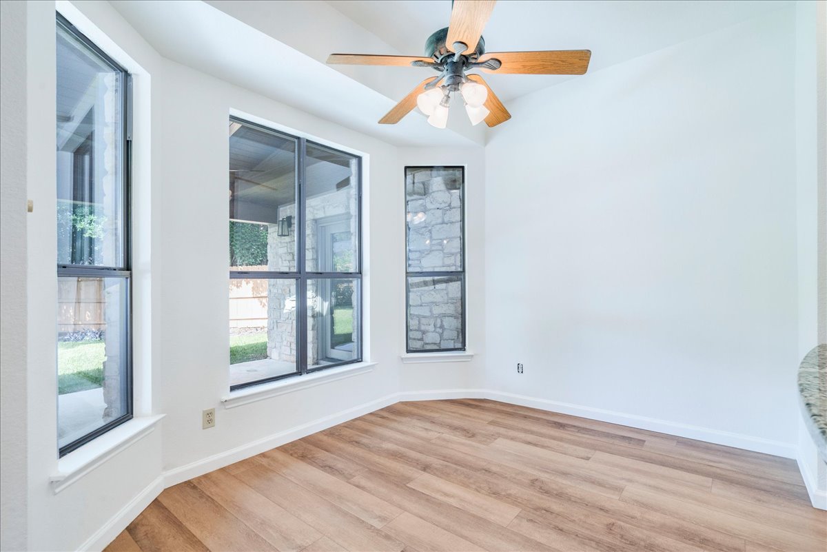 5305 Dry Wells Road Austin, TX 78749 - Photo 7 of 34