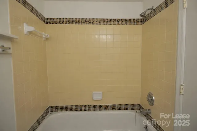 $1,400 | 1600 H Arlyn Circle, Charlotte, NC 28213