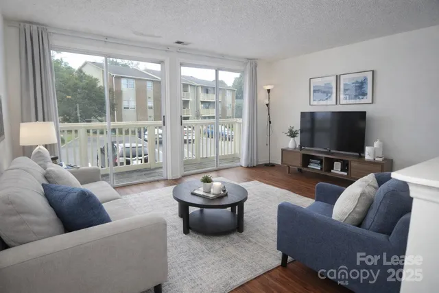 $1,400 | 1600 H Arlyn Circle, Charlotte, NC 28213