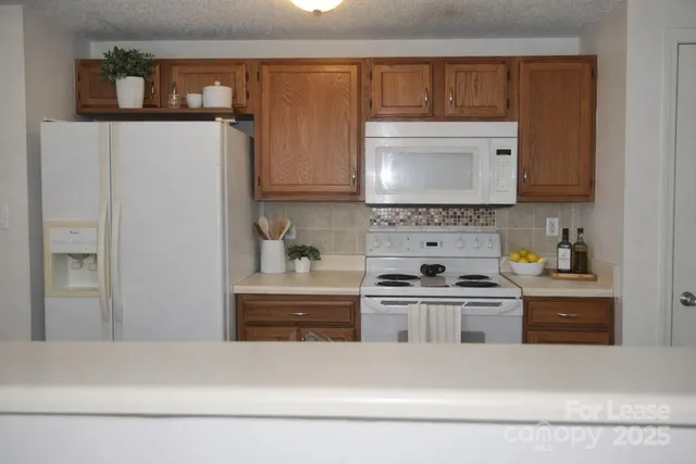 $1,400 | 1600 H Arlyn Circle, Charlotte, NC 28213