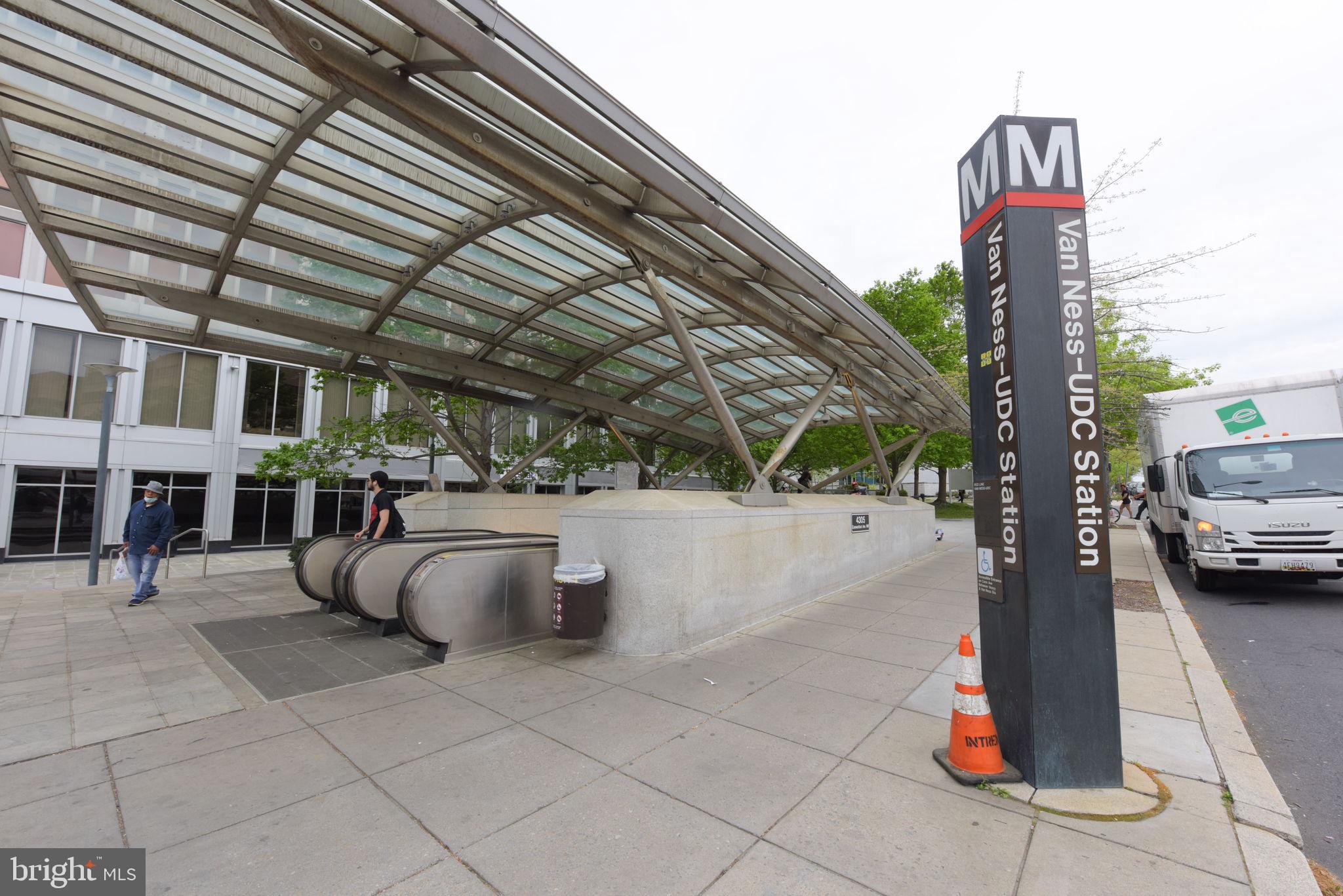 4600 Connecticut Avenue Northwest, Unit 710 Washington, DC 20008 - Photo 33 of 37