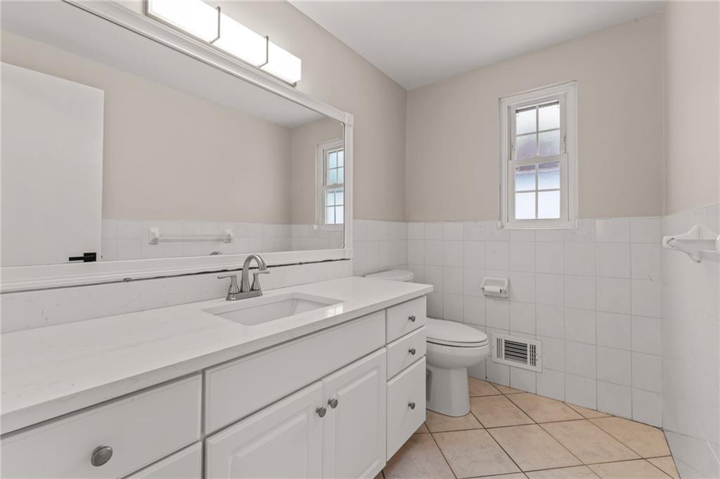 4757 Old Boston Road Pittsburgh, PA 15227 - Photo 13 of 24 Main Floor Powder Room 4757 Old Boston Rd