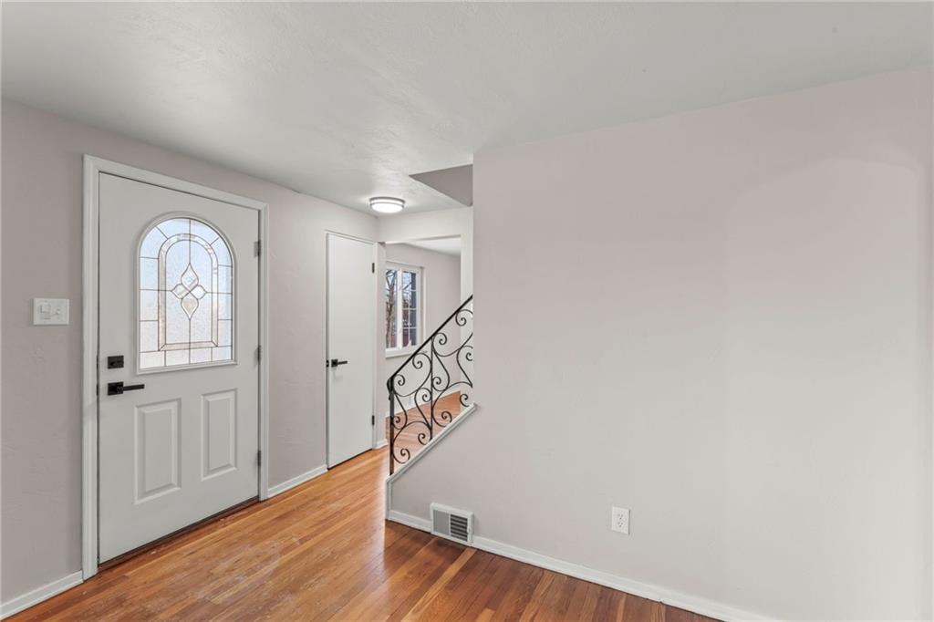 4757 Old Boston Road Pittsburgh, PA 15227 - Photo 2 of 24 Entry 4757 Old Boston Rd
