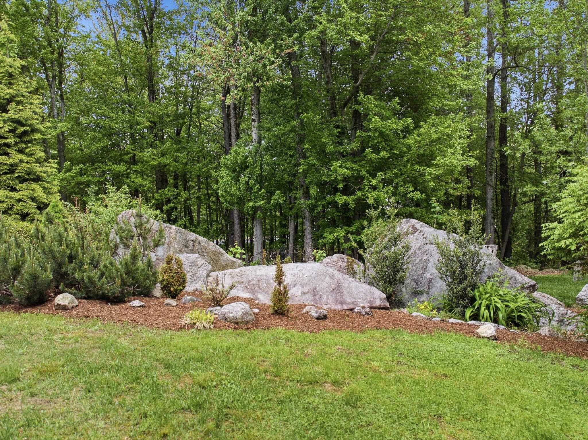 4 Hunters Road Bedford, NH 03110 - Photo 41 of 46