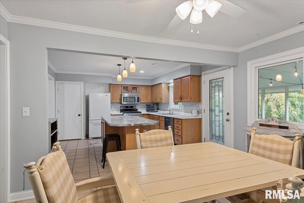 112 Deer Creek Road Rochester, IL 62563 - Photo 11 of 37