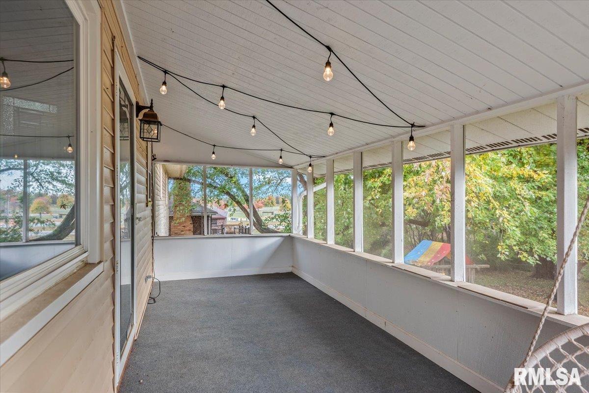 112 Deer Creek Road Rochester, IL 62563 - Photo 12 of 37