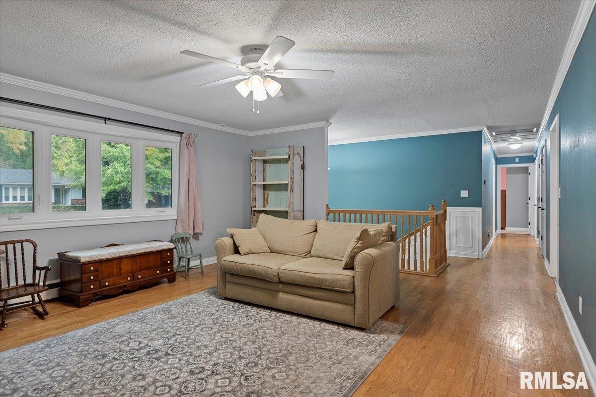 112 Deer Creek Road Rochester, IL 62563 - Photo 4 of 37