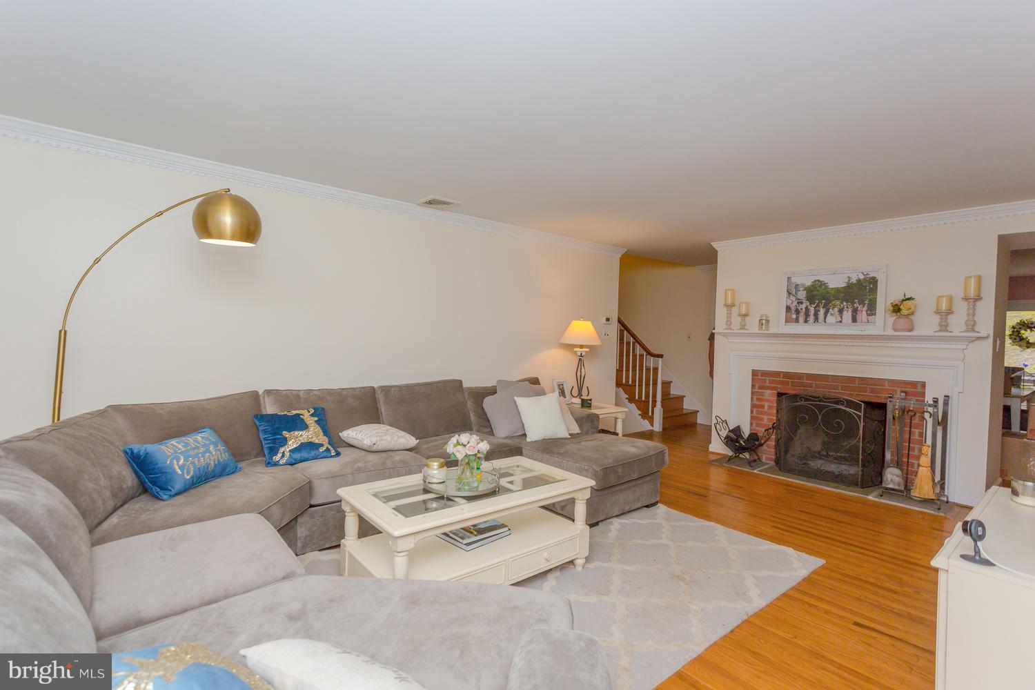 617 Bridle Road Glenside, PA 19038 - Photo 4 of 35 Living Room