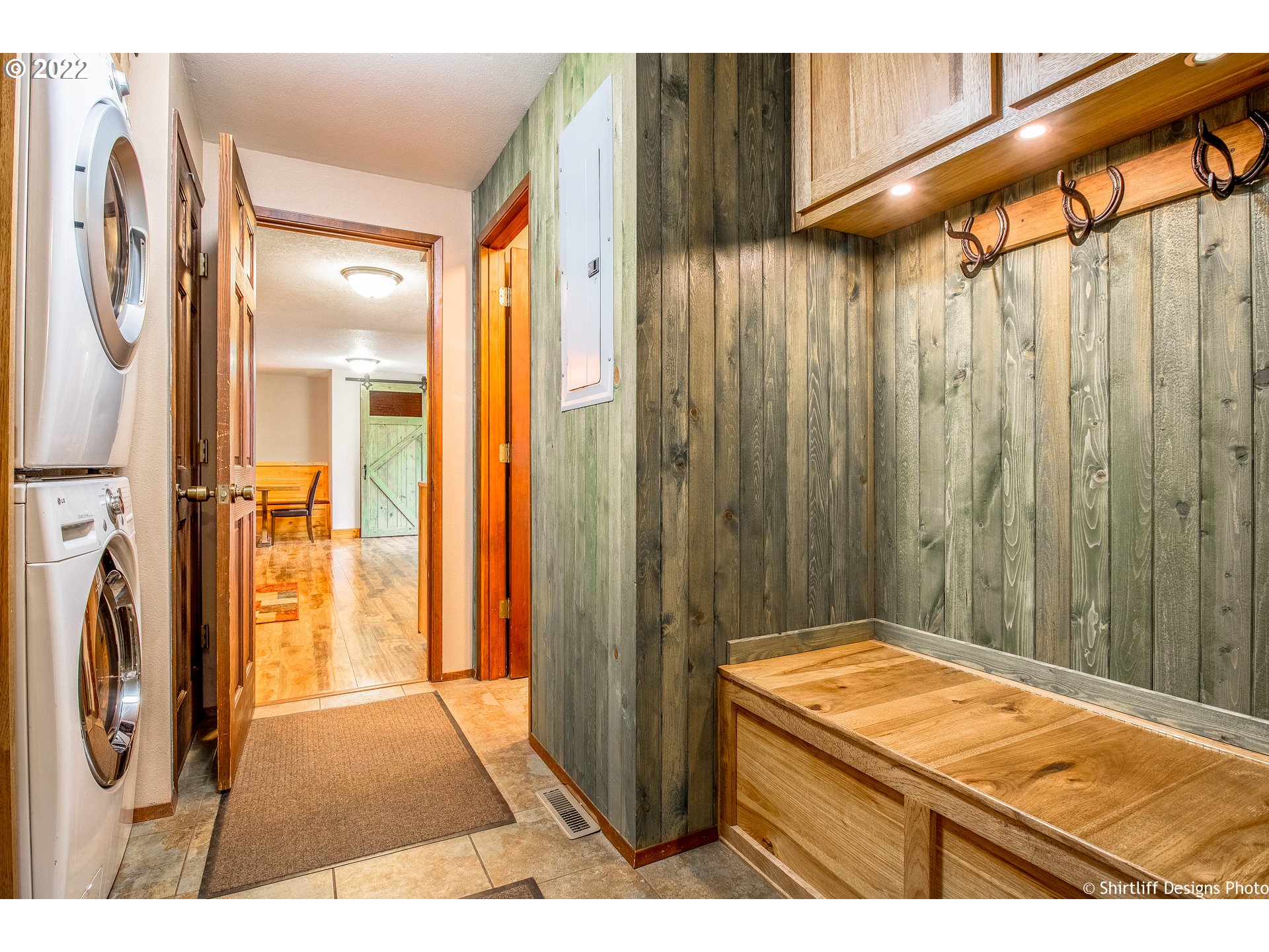 90818 Marcola Road Springfield, OR 97478 - Photo 21 of 32 a bathroom with a granite countertop sink and a mirror