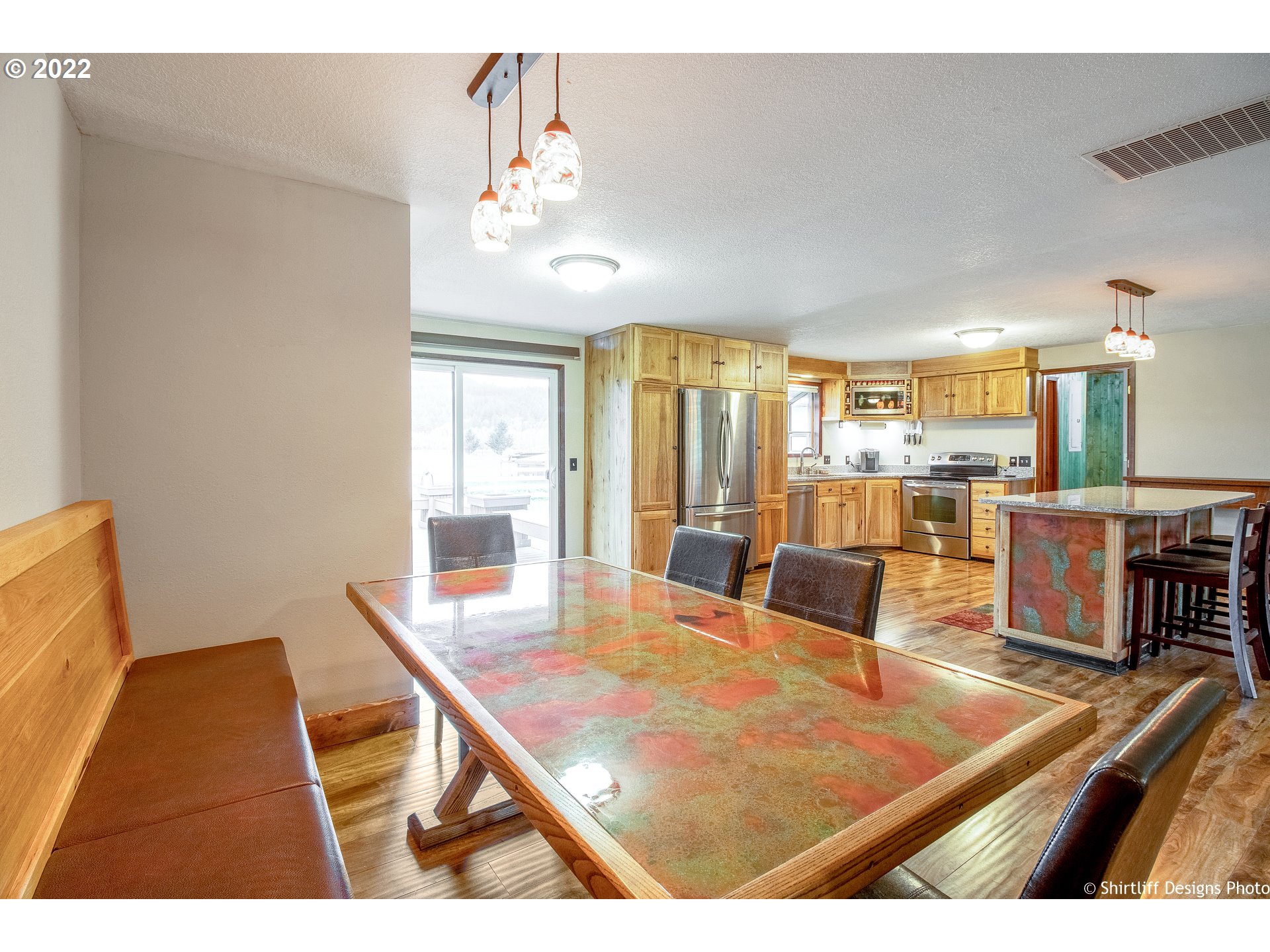 90818 Marcola Road Springfield, OR 97478 - Photo 8 of 32 a view of a dining room with furniture
