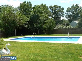 79 Gridiron Road Levittown, PA 19057 - Photo 9 of 10 Exterior Back