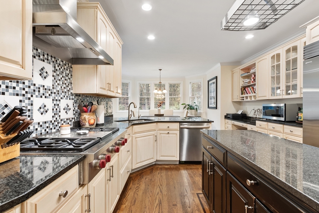 93 Fox Run Road Bolton, MA 01740 - Photo 4 of 34