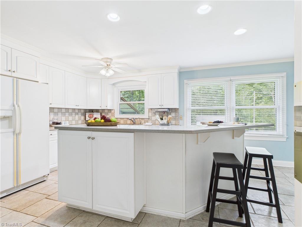 4208 Aberdare Drive High Point, NC 27265 - Photo 13 of 33