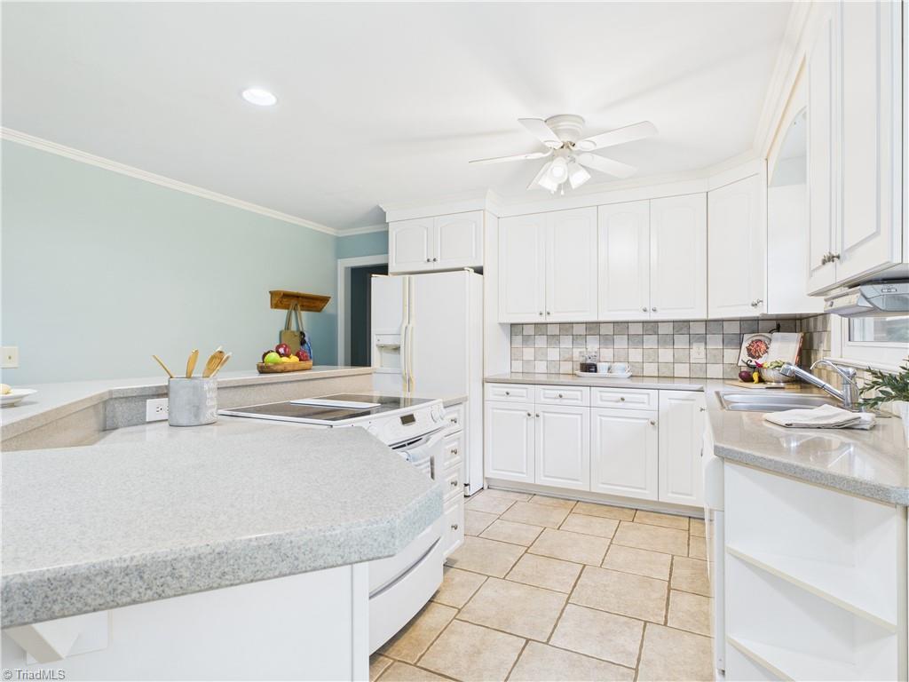 4208 Aberdare Drive High Point, NC 27265 - Photo 15 of 33