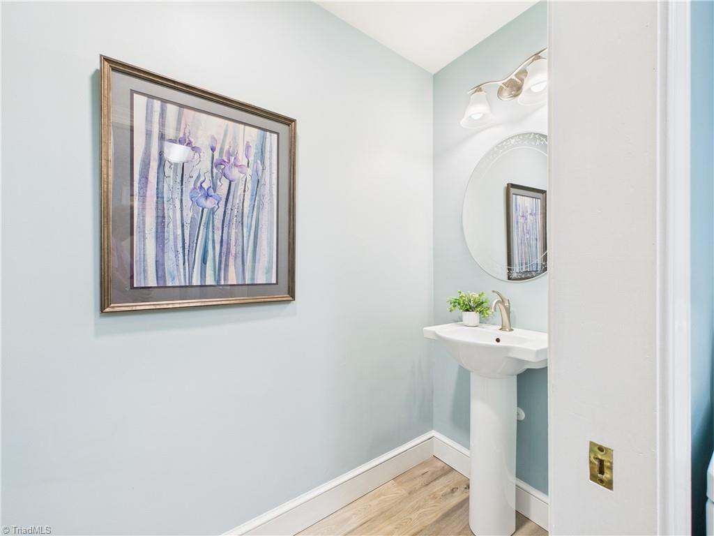 4208 Aberdare Drive High Point, NC 27265 - Photo 17 of 33