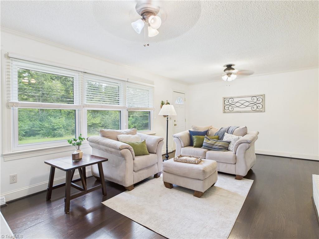 4208 Aberdare Drive High Point, NC 27265 - Photo 5 of 33