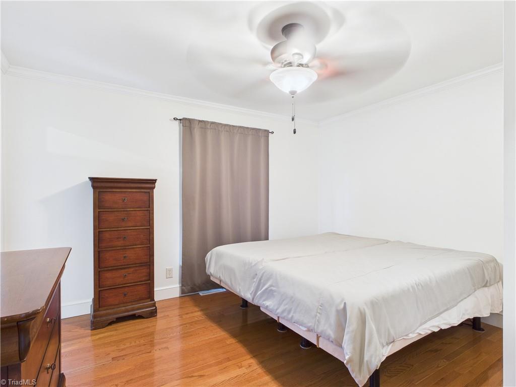 4208 Aberdare Drive High Point, NC 27265 - Photo 7 of 33 Another large bedroom.