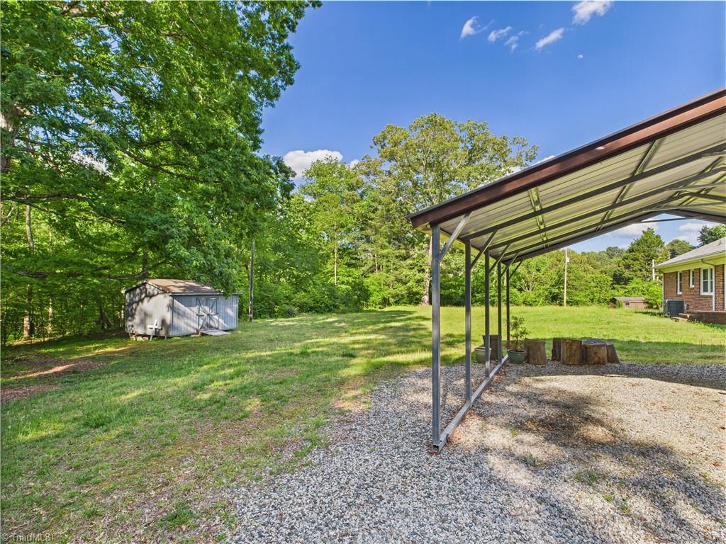 4208 Aberdare Drive High Point, NC 27265 - Photo 9 of 33