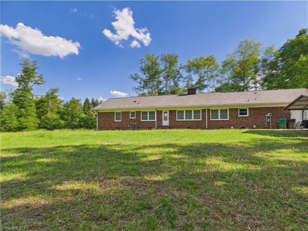 4208 Aberdare Drive High Point, NC 27265 - Photo 10 of 33