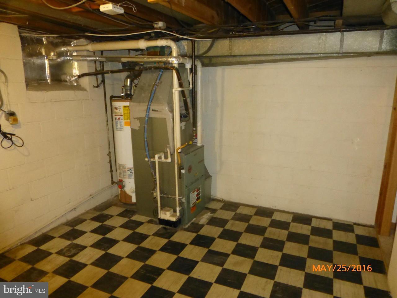 949 Middlesex Road Baltimore, MD 21221 - Photo 17 of 17 a view of a storage & utility room
