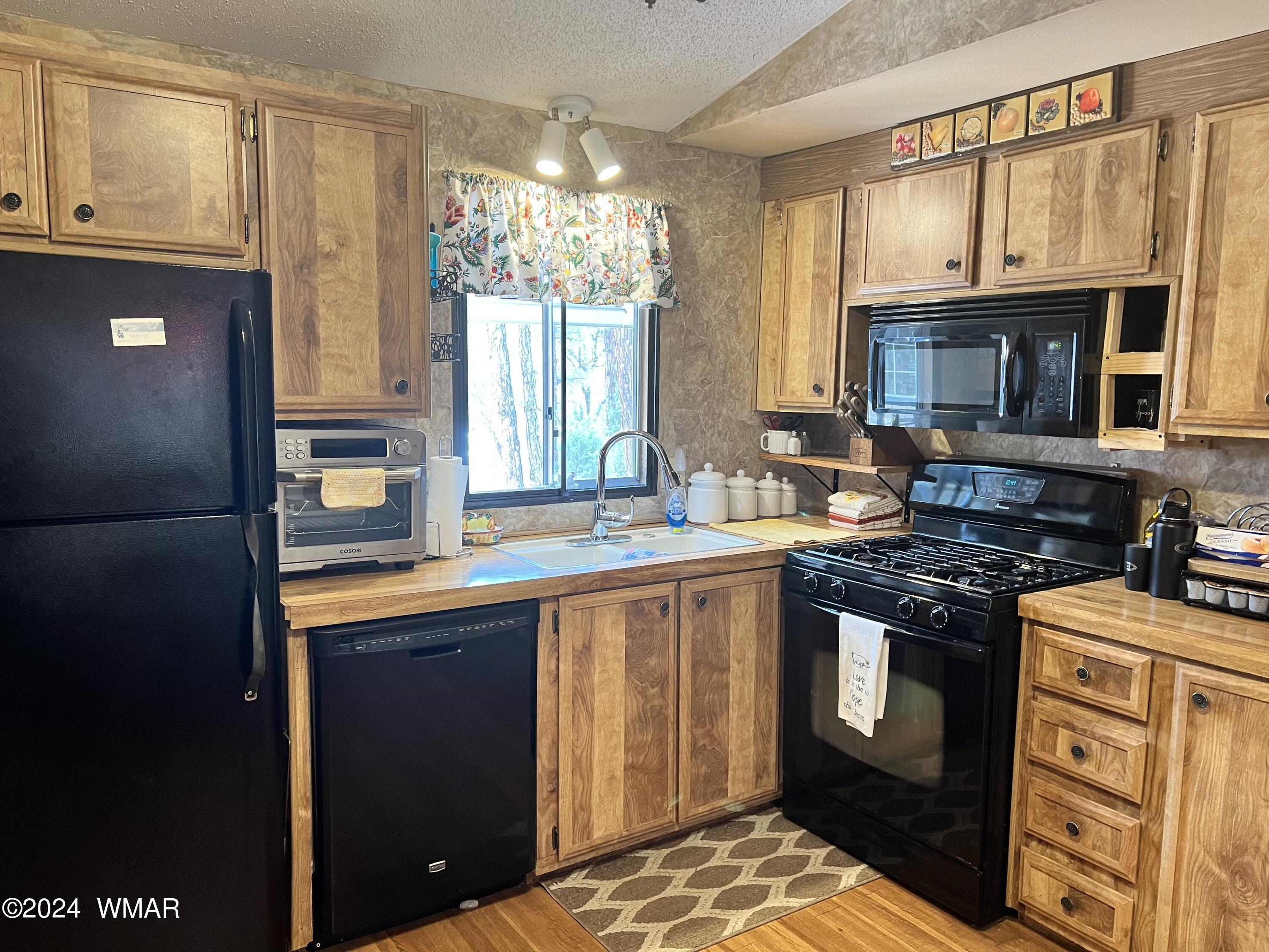 3869 South White Mountain Road Show Low, AZ 85901 - Photo 12 of 23
