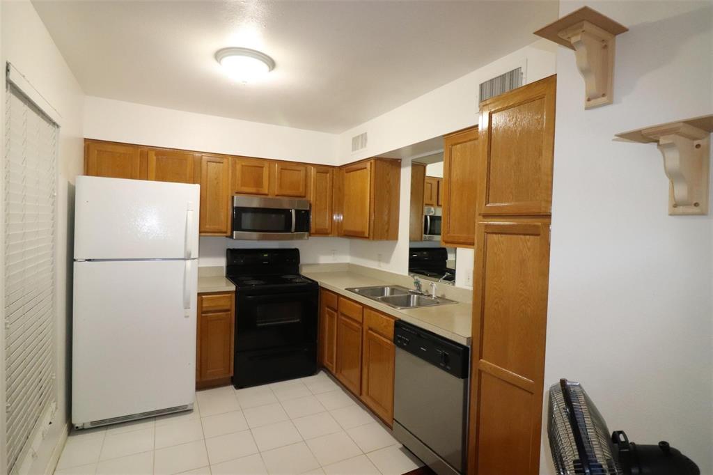 9817 Walnut Street, Unit 103 Dallas, TX 75243 - Photo 5 of 9