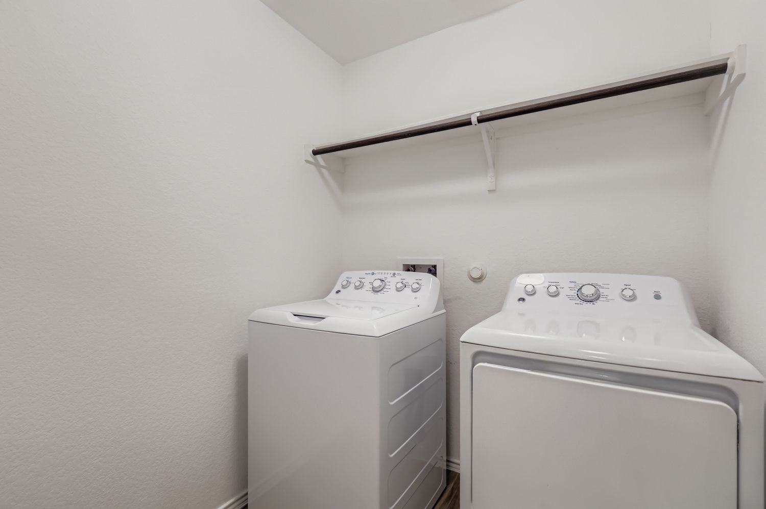 128 Concho Brook Bend Georgetown, TX 78626 - Photo 25 of 28 a utility room with dryer and washer