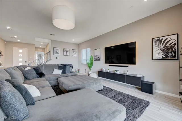 $4,565 | 746 Horizon Canyon Drive, Henderson, NV 89052