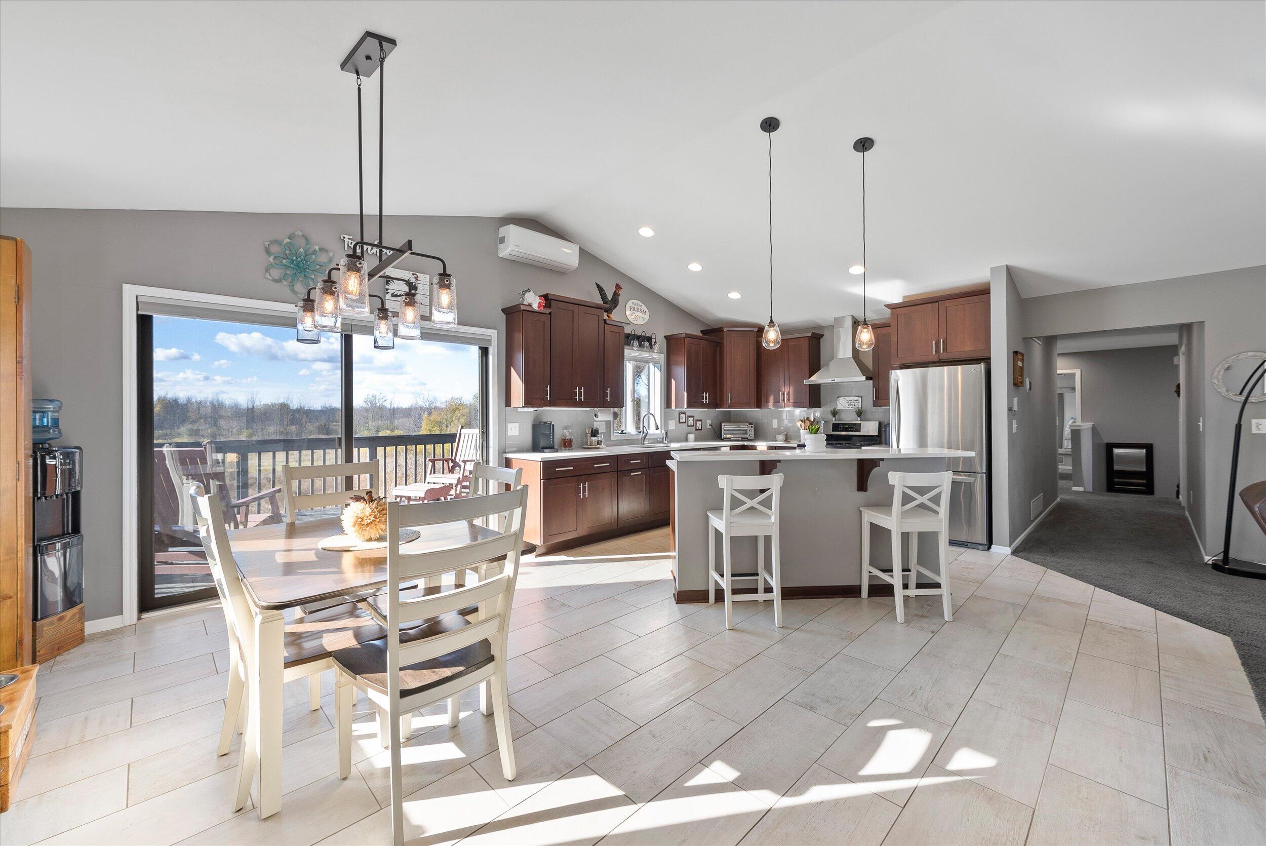 9083 Fillmore Road Farmington, WI 53021 - Photo 7 of 61 07-Dining Area