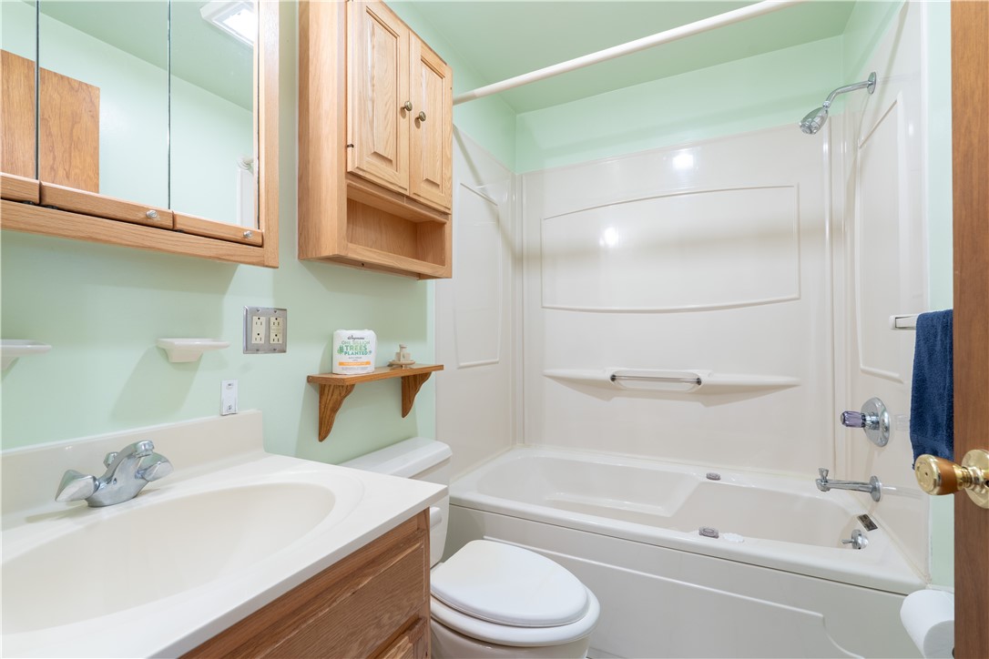 43 Golf Stream Drive Perinton, NY 14526 - Photo 15 of 45