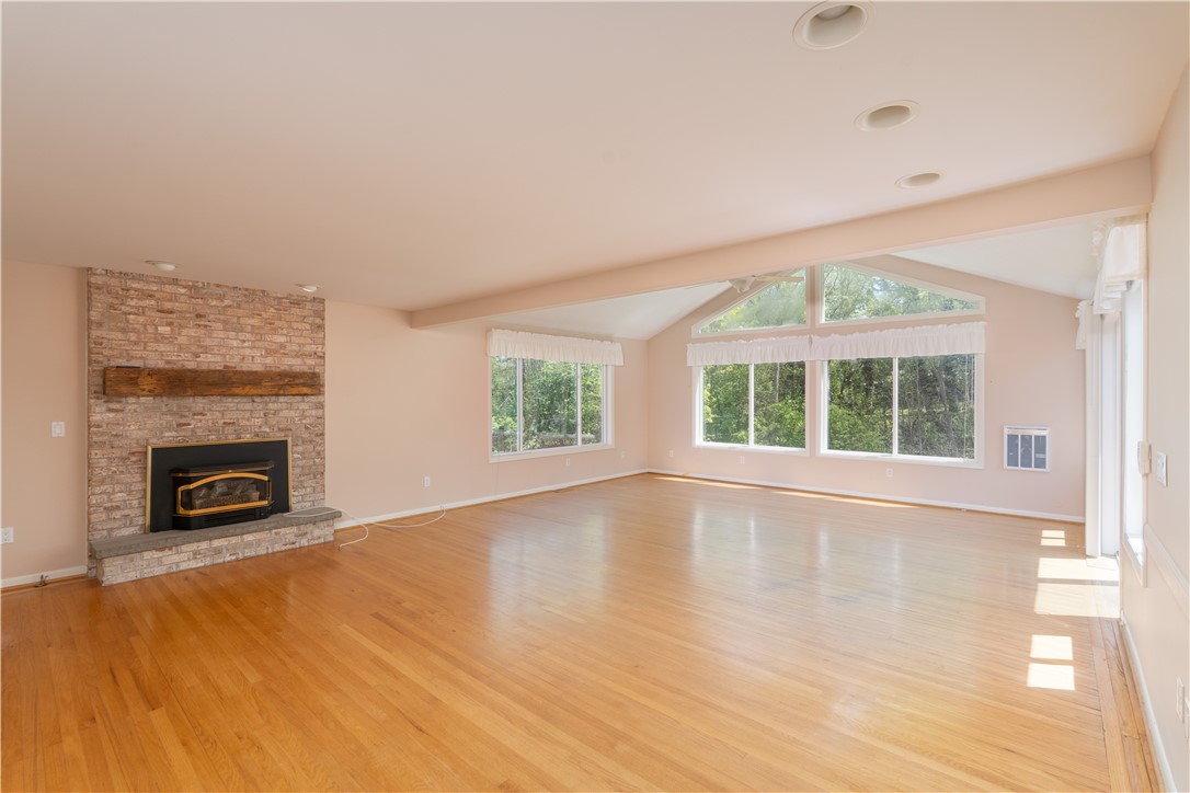 43 Golf Stream Drive Perinton, NY 14526 - Photo 4 of 45