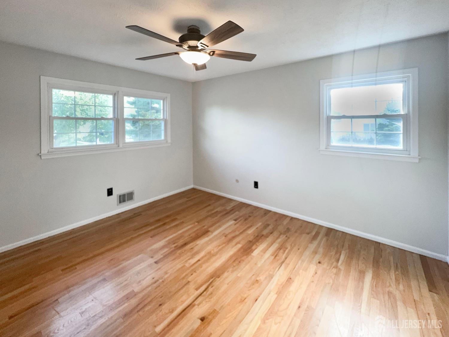 21 Buck Road East Brunswick, NJ 08816 - Photo 12 of 31