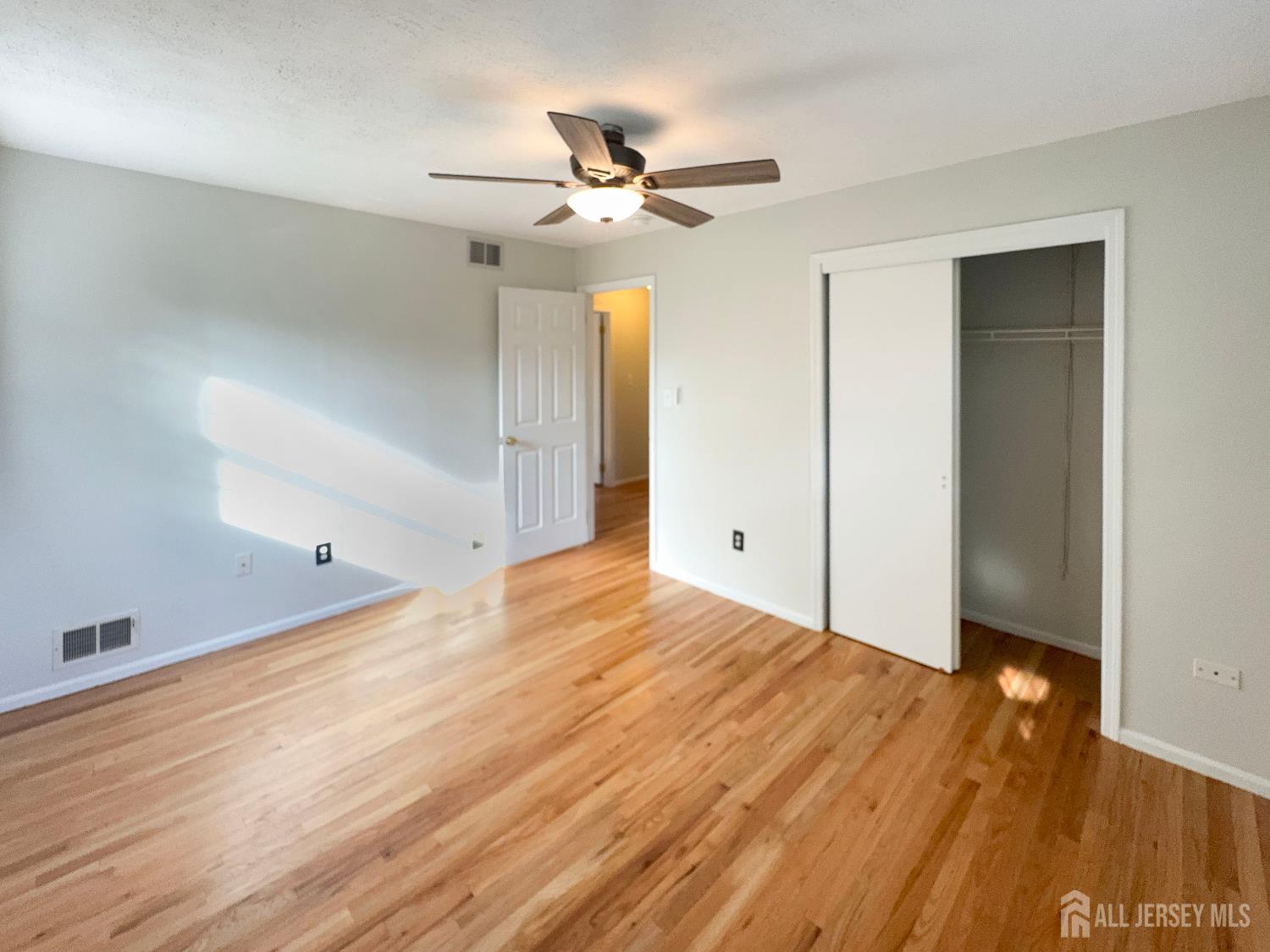 21 Buck Road East Brunswick, NJ 08816 - Photo 13 of 31