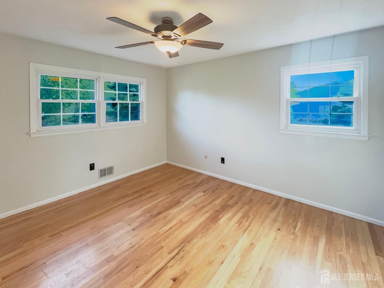 21 Buck Road East Brunswick, NJ 08816 - Photo 5 of 31