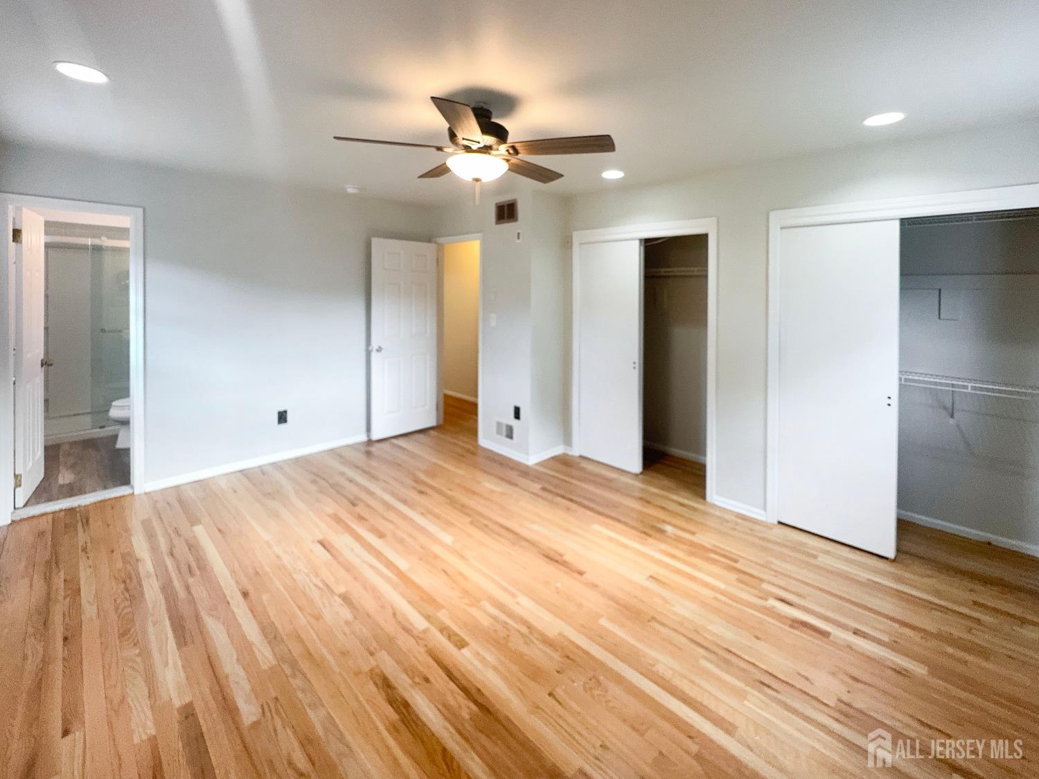 21 Buck Road East Brunswick, NJ 08816 - Photo 10 of 31