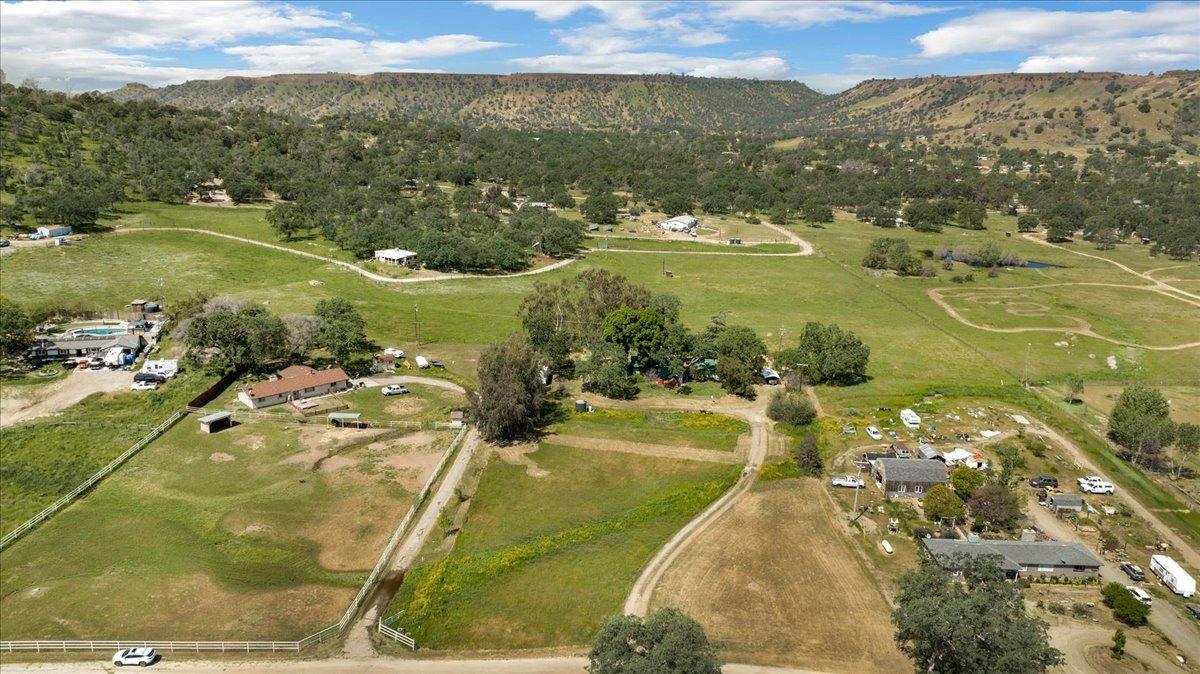 26982 Twin Ponds Road Clovis, CA 93619 - Photo 35 of 48 a view of a city