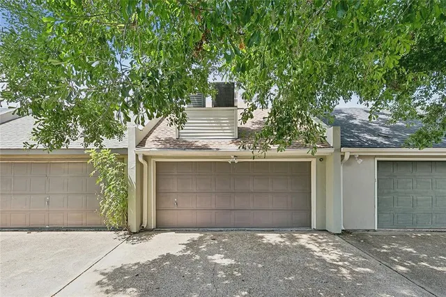 $2,300 | 2 Rue St Louis, Kenner, LA 70065