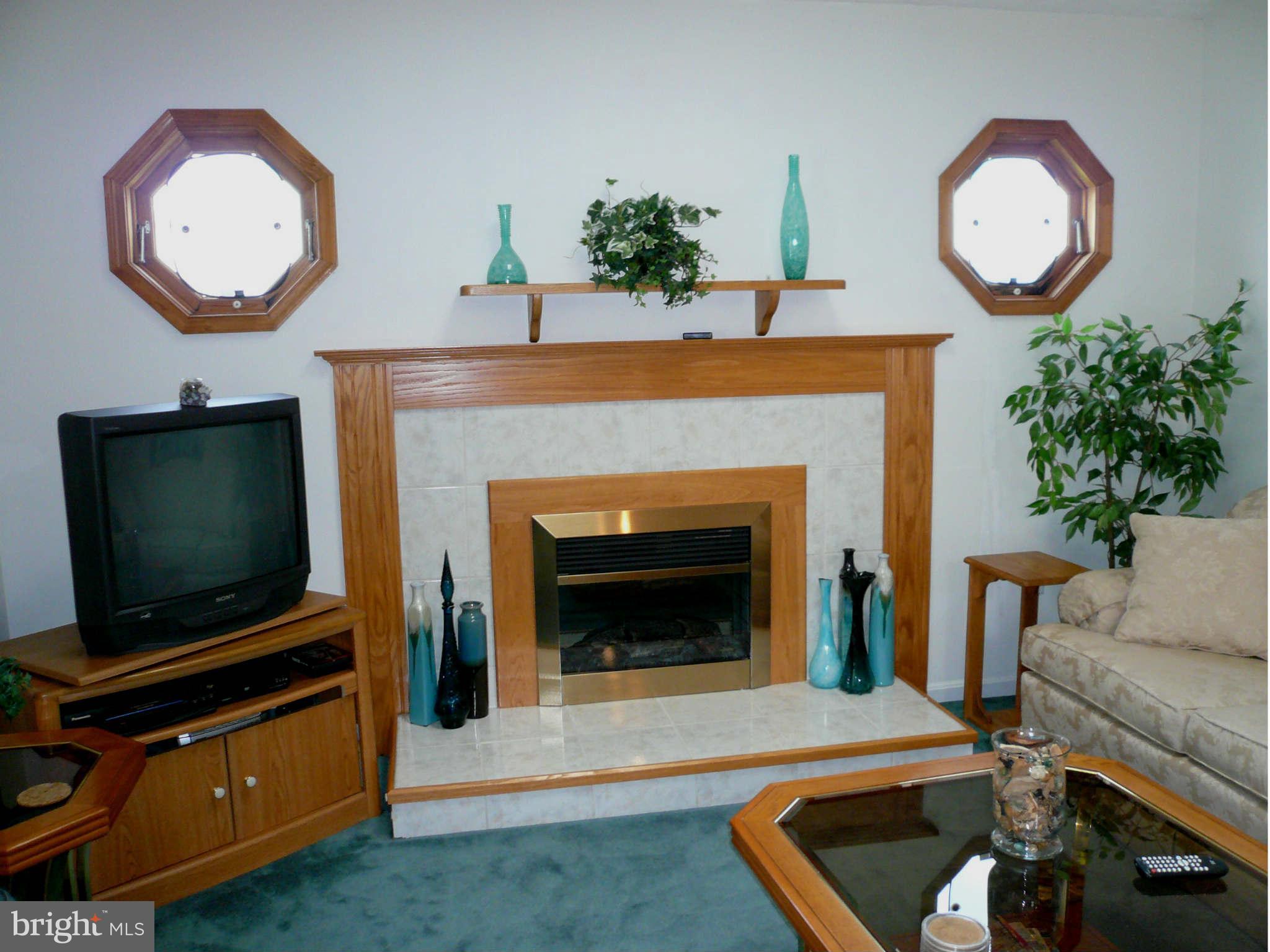 2806 5th Street Sparrows Point, MD 21219 - Photo 4 of 28 Family Room