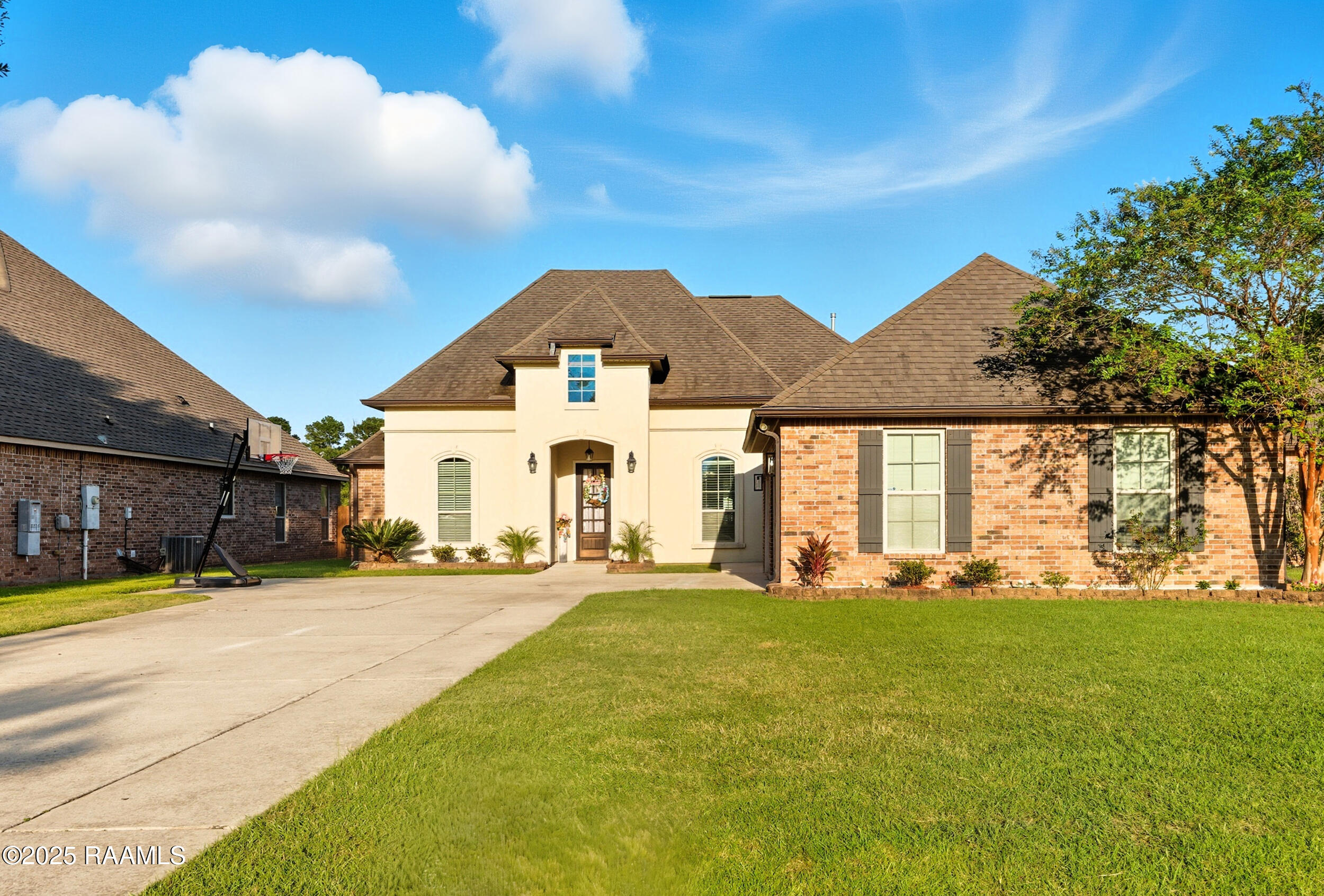 107 Terrace Oak Lane Broussard, LA 70518 - Photo 1 of 21 022_qlVF (1)