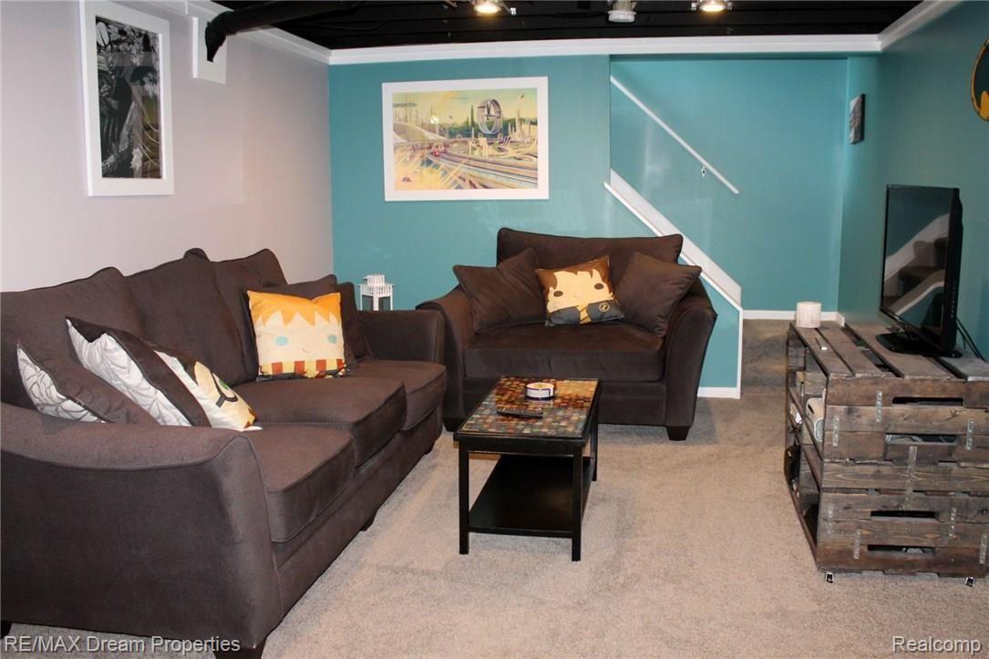 45255 Prestbury Road Canton, MI 48187 - Photo 22 of 26 IMG_4686.JPG