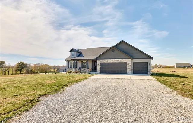 $425,000 | 31 Whiteside Estates Drive, Silex, MO 63377