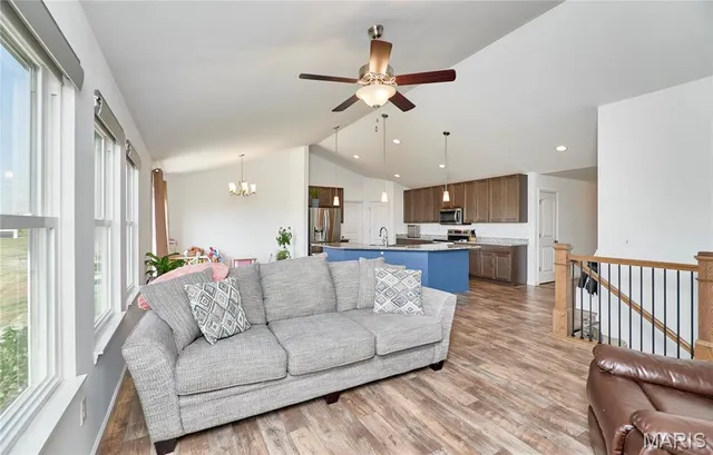 $425,000 | 31 Whiteside Estates Drive, Silex, MO 63377