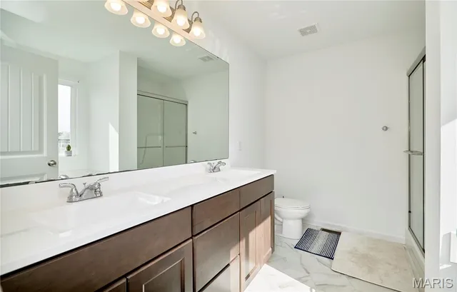 $425,000 | 31 Whiteside Estates Drive, Silex, MO 63377