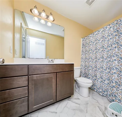 $425,000 | 31 Whiteside Estates Drive, Silex, MO 63377