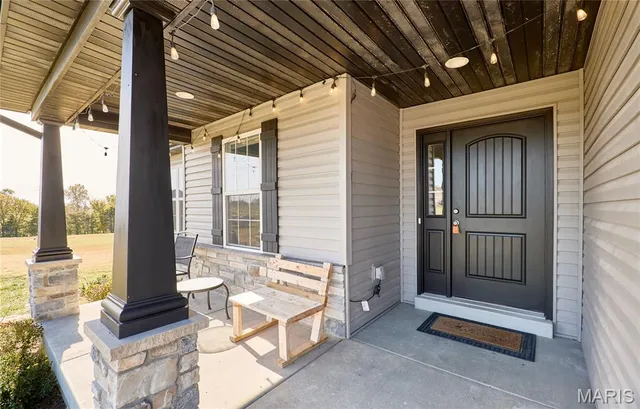 $425,000 | 31 Whiteside Estates Drive, Silex, MO 63377