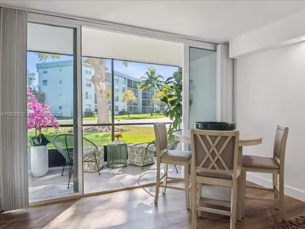 $189,900 | 103 Royal Park Drive, Unit 1G, Oakland Park, FL 33309